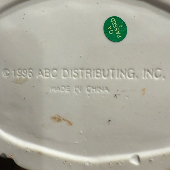 Vintage ABC Distributing 1995 Ceramic Easter Bunny Basket - Picture 6 of 6